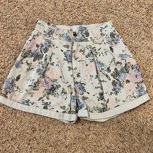 Women’s high waisted shorts